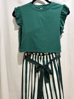 SHEIN Green Ruffle Sleeve Crop Tank